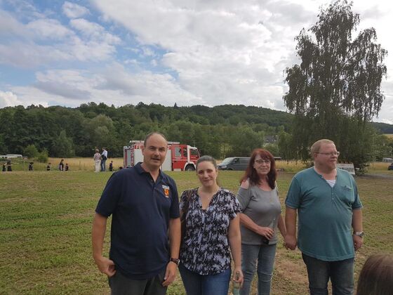 Sabrina Zeaiter im Gespräch mit der Thorsten Rühl. Rechts im Bild Magdalena und Franz Werle.